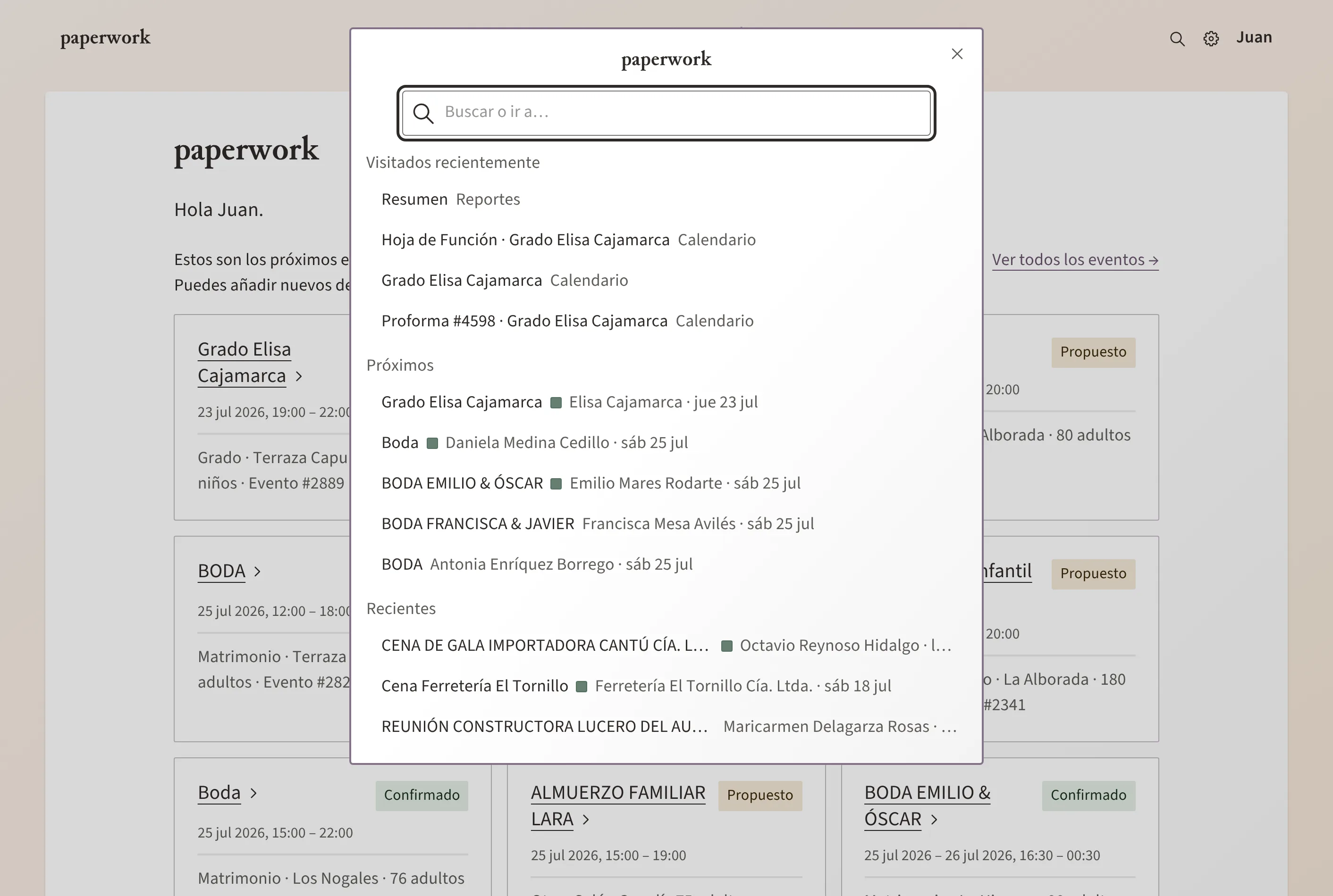 Pantalla de Paperwork: el buscador global abierto con el teclado, listando eventos próximos y recientes para saltar a cualquiera.